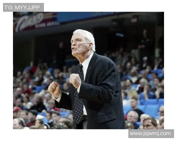 以老鹰进攻体系为核心解析篮球战术创新与实践应用