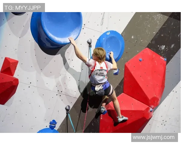 武汉攀岩队区域防守策略解析与攀岩热点发展趋势探讨